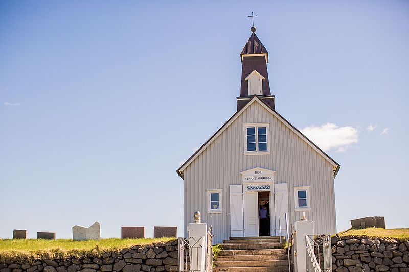 File:Strandarkirkja-Front.jpg