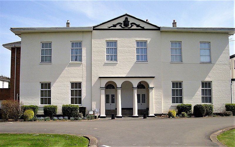 File:Stratton Strawless Hall.jpg