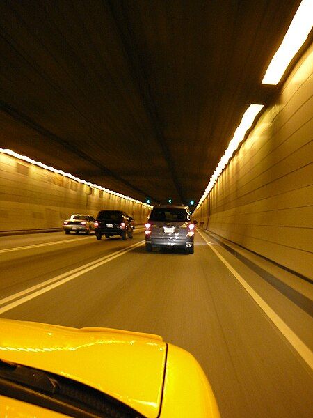 File:Tunnellafontaine.jpg