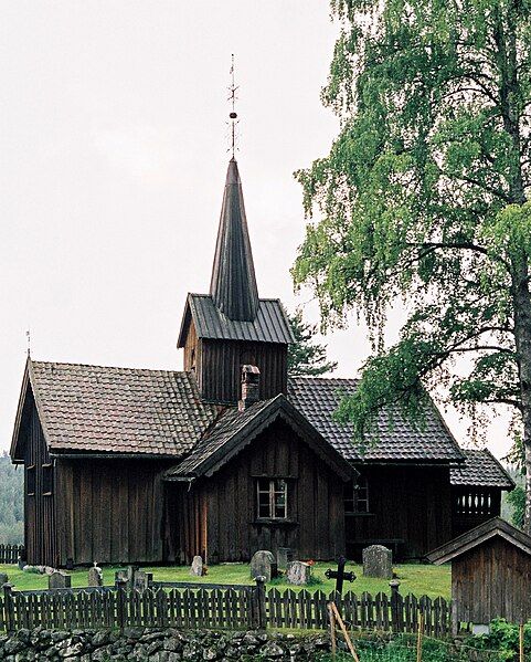 File:Vatnås kirke.jpg