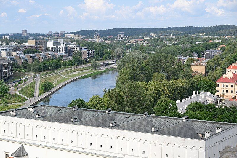 File:Vilnius Pano 4717.jpg