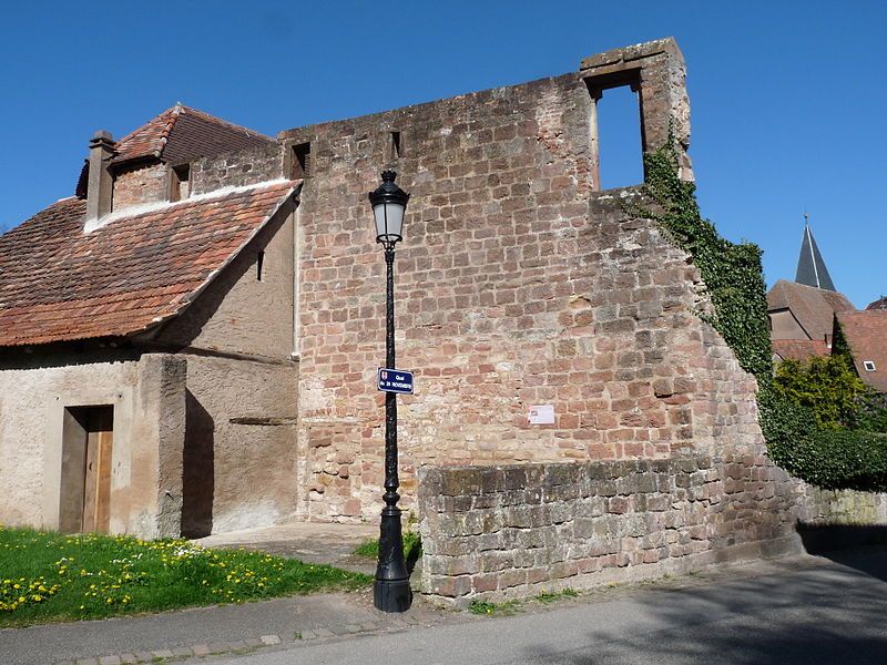 File:Wissembourg-Enceinte de l'abbaye.JPG