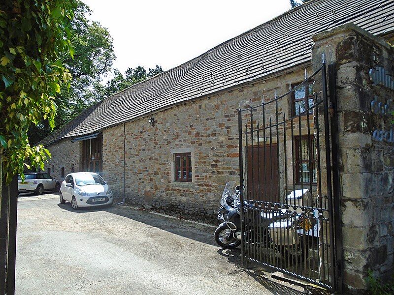 File:Barn, Duxbury Hall.jpg