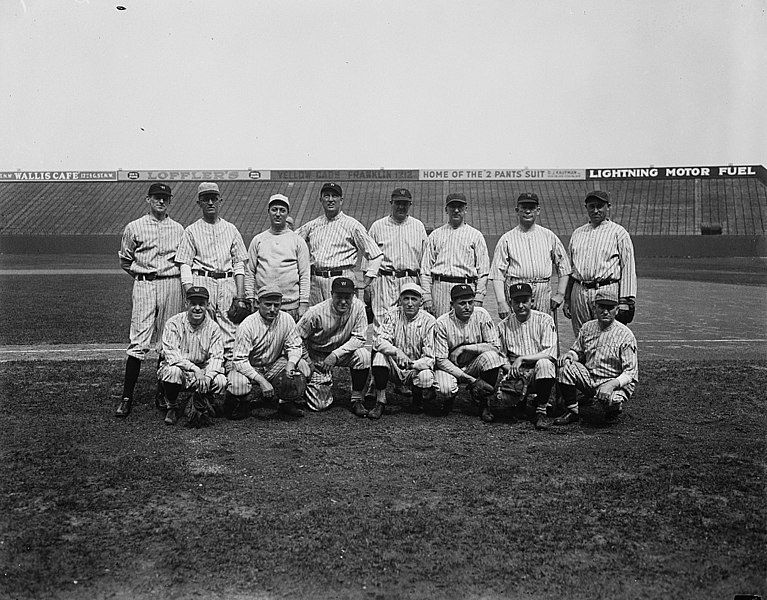 File:Baseball LCCN2016887984 (cropped).jpg