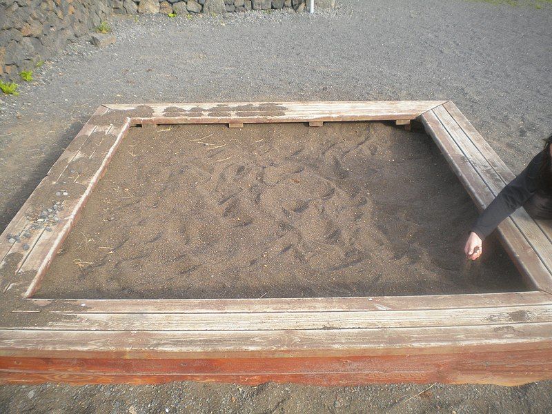 File:Black sandbox.JPG