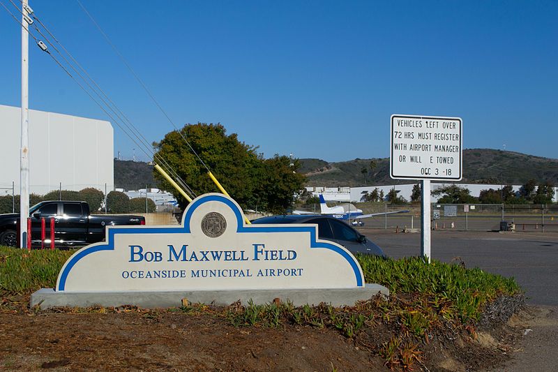 File:Bob Maxwell Field.jpg