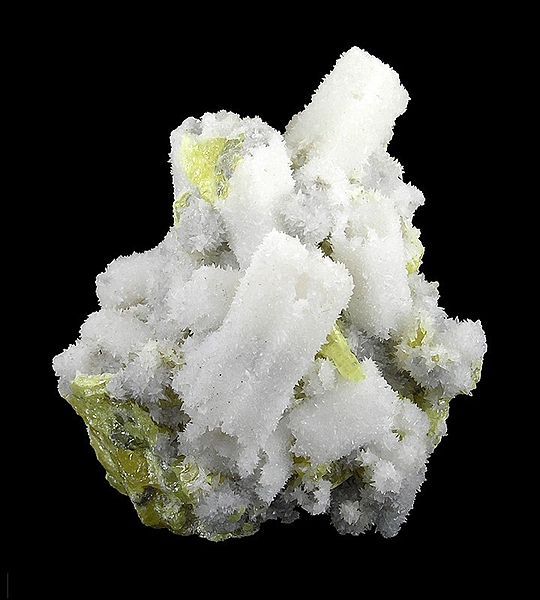 File:Calcite-Aragonite-Sulphur-69380.jpg