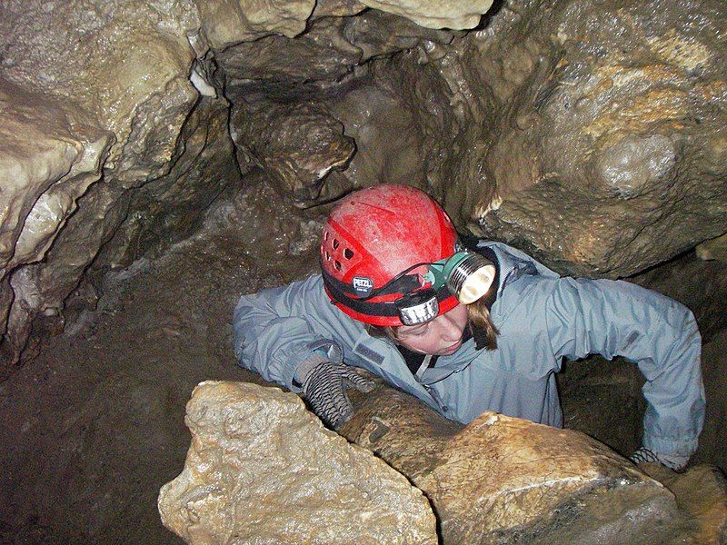 File:Cody Caves 2.jpg