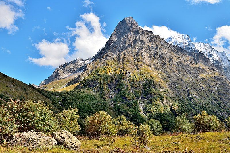 File:Dombai-Ulgen Gorge.jpg