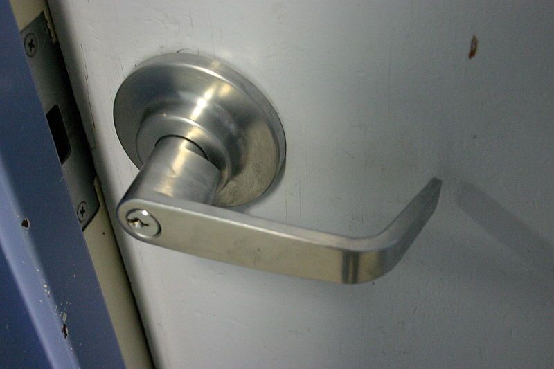 File:Door Handle.JPG