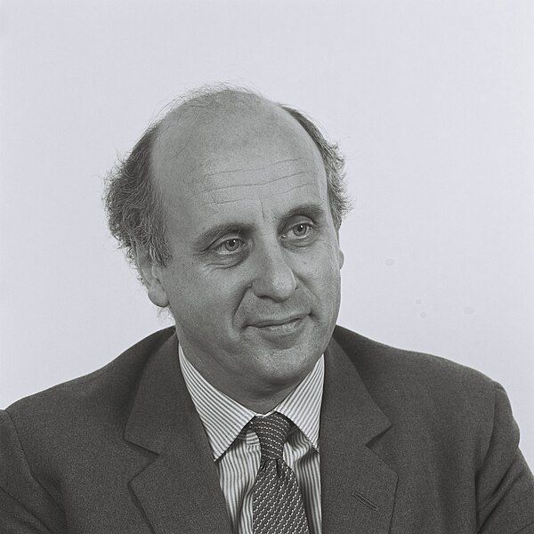 File:Etienne Davignon 1980.jpg