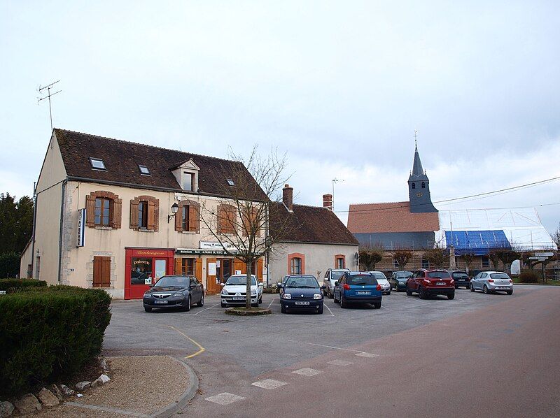 File:Griselles-45-la place-a1.jpg