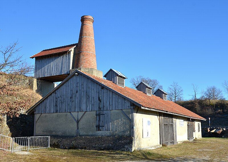 File:Kalkofen Untermarchtal, Baden-Württemberg.jpg