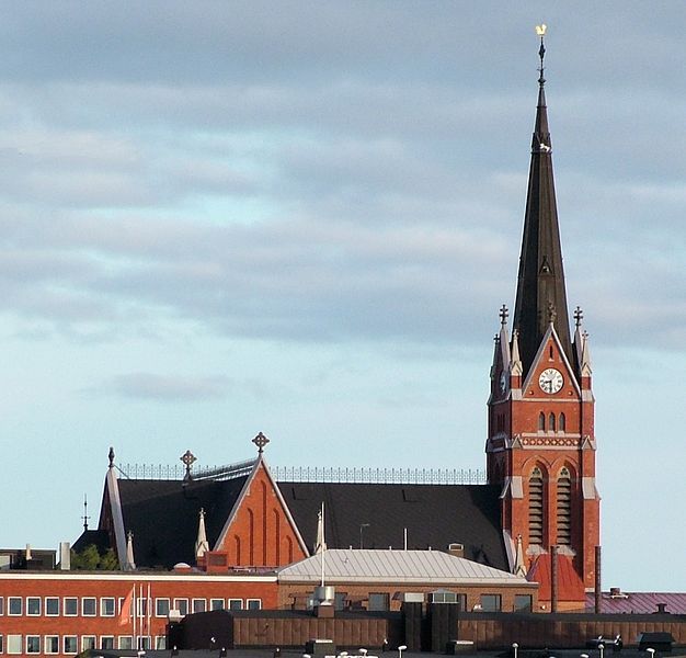 File:Lulea Kirche, modified.jpg