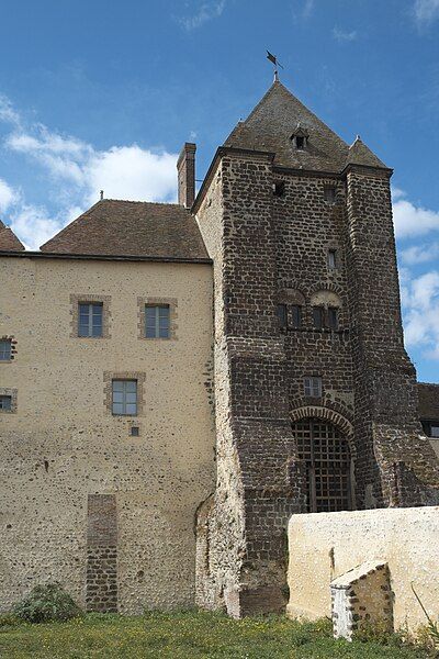 File:Senonches Château 712.jpg