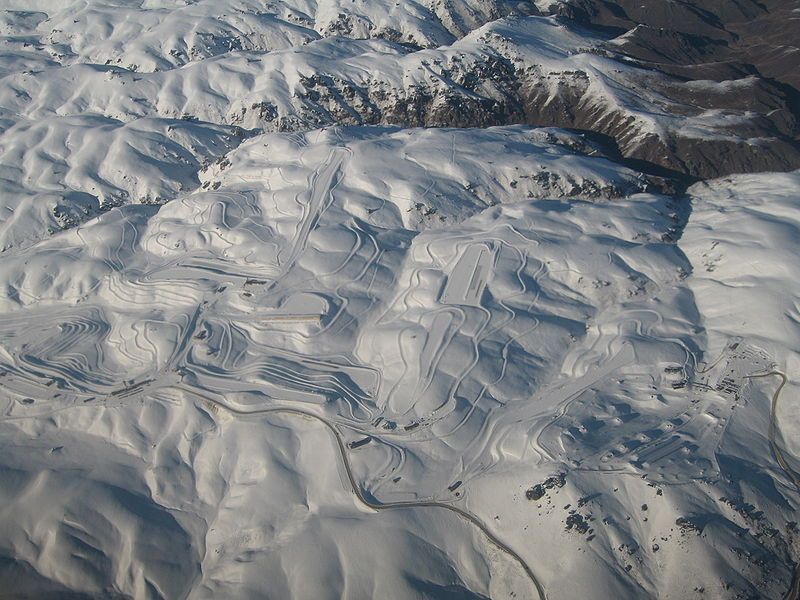 File:SnowPark gobeirne.jpg