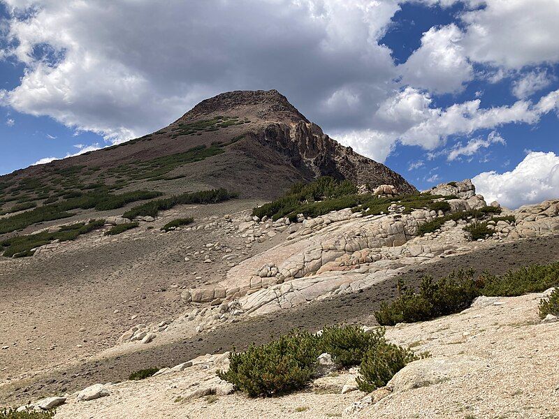 File:Stanislaus Peak.jpg