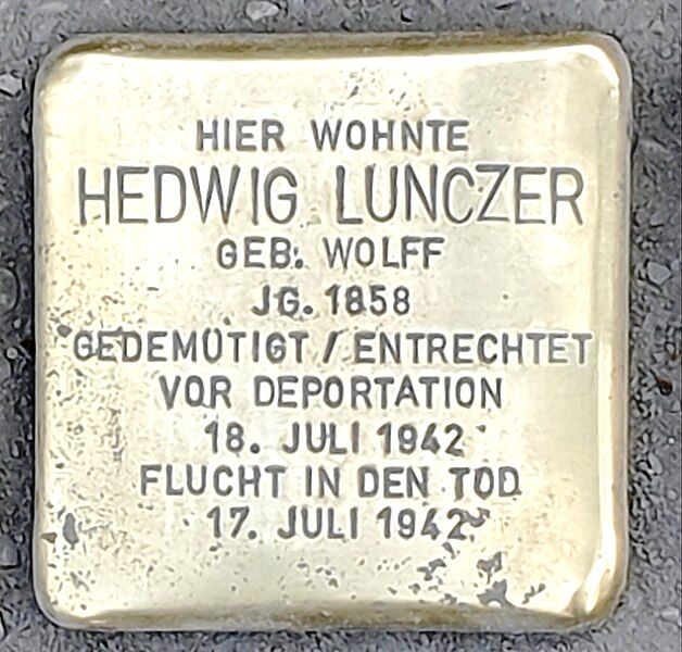 File:Stolperstein.Hedwig-Lunczer.1858-1942.1of4.jpg