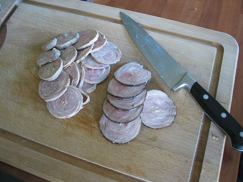 File:Andouille Gémené tranchée.jpg