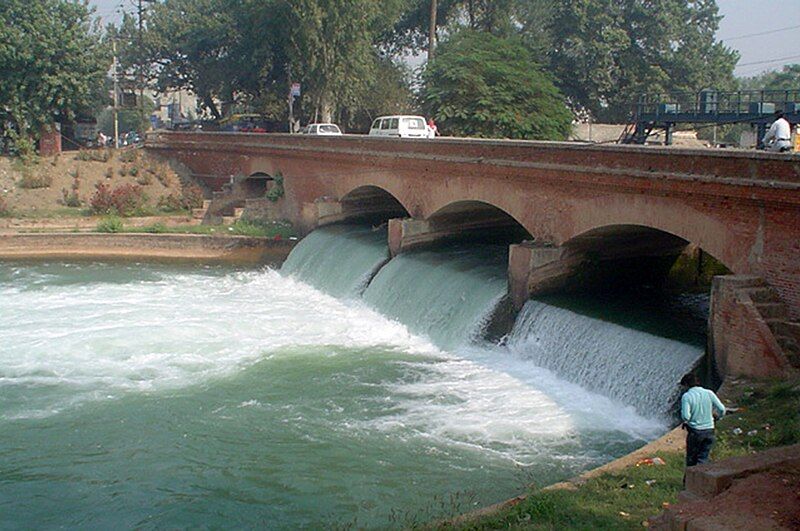 File:Arch Bridge.jpg