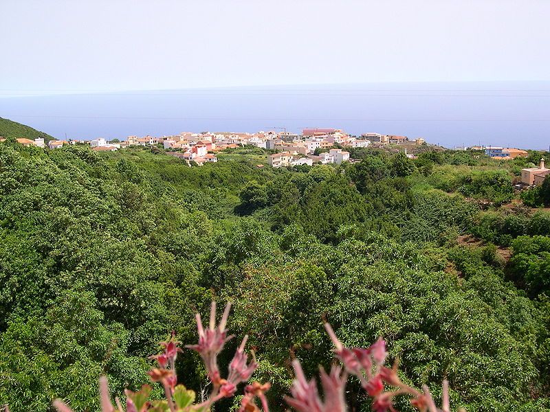 File:Barlovento village.jpg