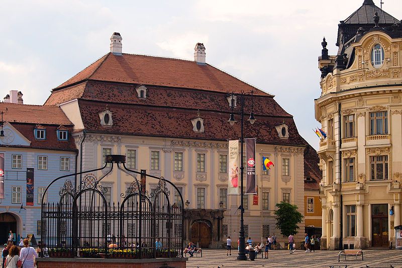 File:Brukenthal-sibiu.jpg