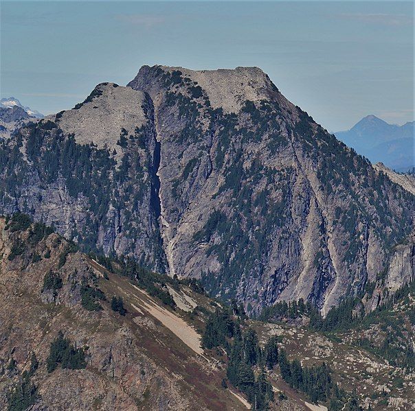 File:Burnt Boot Peak.jpg