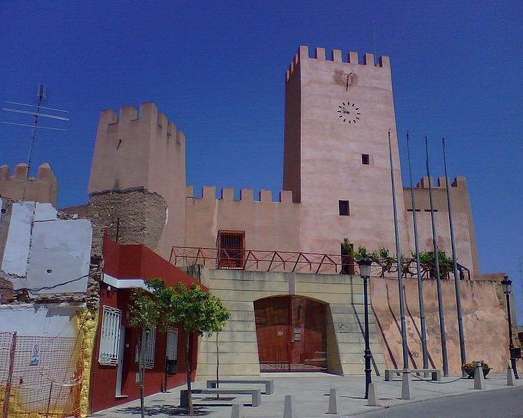 File:Castillo de Bétera.JPG