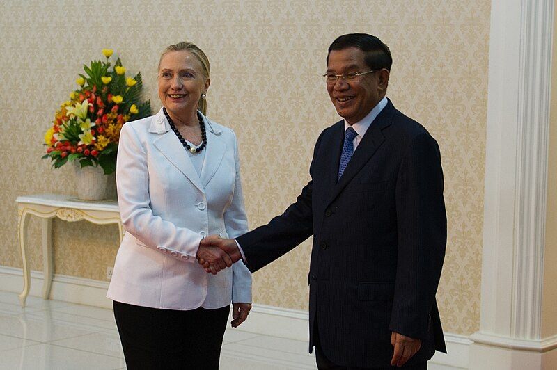 File:Hun Sen Clinton.jpg