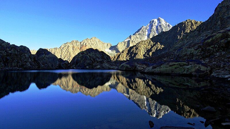 File:Jabba Jamixi Lake.JPG