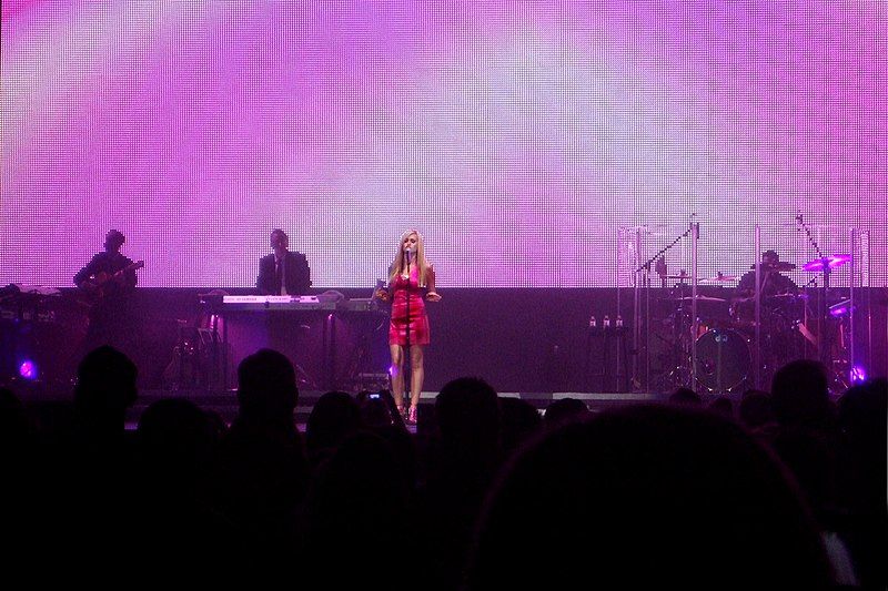 File:MeganJoyAmericanIdolsLiveTour2009.jpg