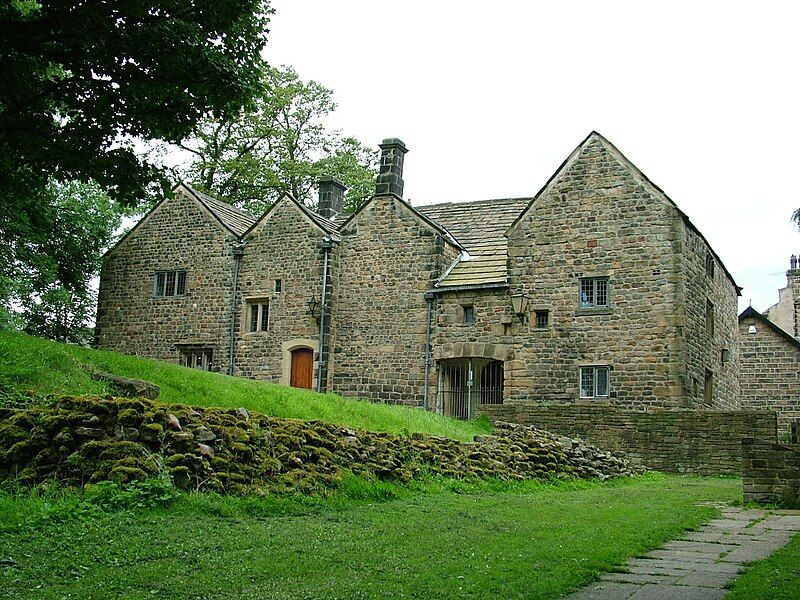 File:Roman wall, Ilkley.JPG