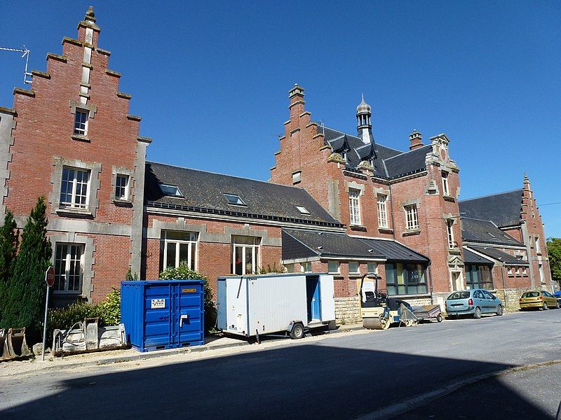 File:Saulces-Monclin (Ardennes) école.JPG