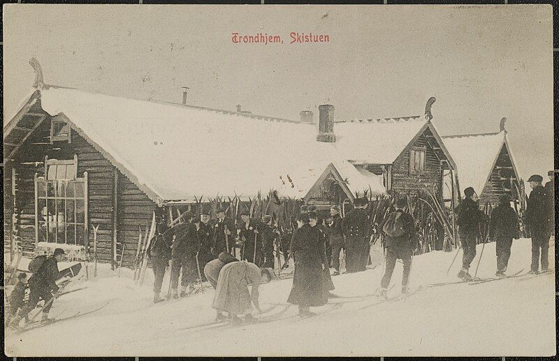 File:Skistua - baksiden.jpg