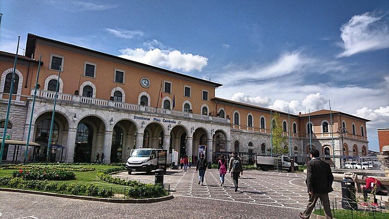 File:Stazione Pisa Centrale.jpg