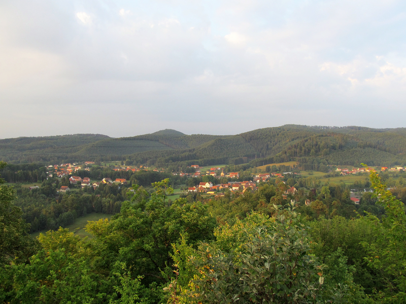 File:Baerenthal-vue-sur-le-village-prise du-château-du-Ramstein.png