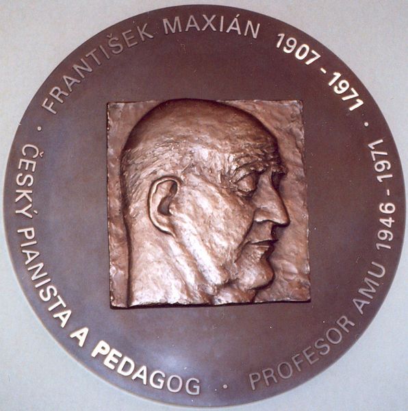 File:František Maxian.jpg