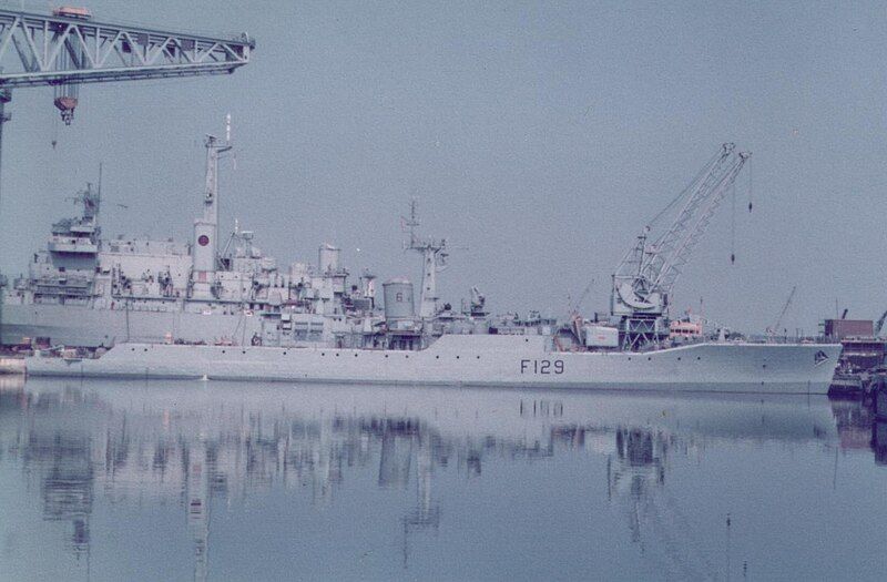 File:HMS Rhyl F129.jpg