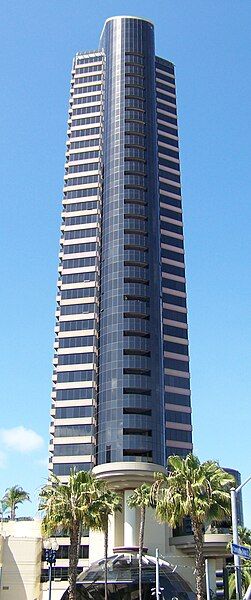 File:HarborClubEastTowerSanDiegoApr09.jpg