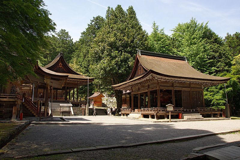 File:Hiyoshi-taisha higashihongu02n3200.jpg