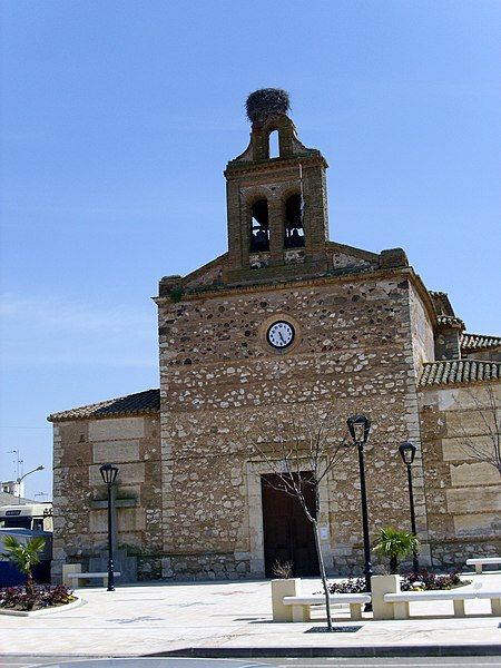 File:IglesiadePoblete 2010-4-9 CampodeCalatrava.jpg