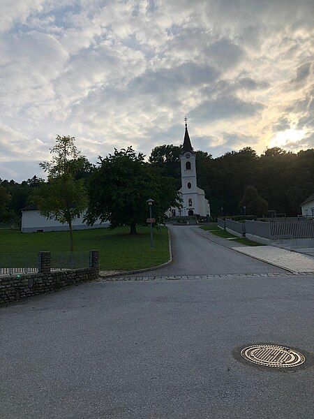 File:Jabing Kirche.jpg