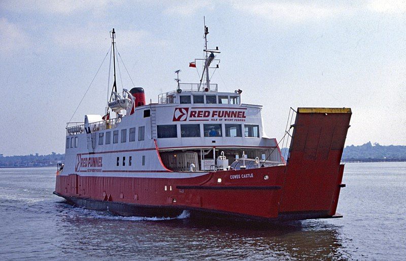 File:MV Cowes Castle.jpg