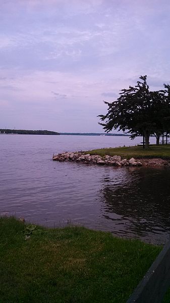 File:Mississippi Riverfront.jpg