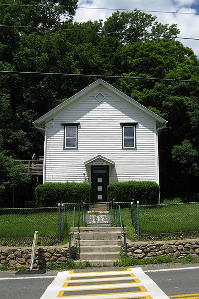 File:Monterey School, MA.jpg