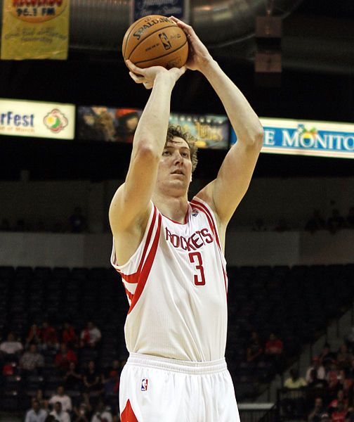 File:Omer Asik Rockets.jpg