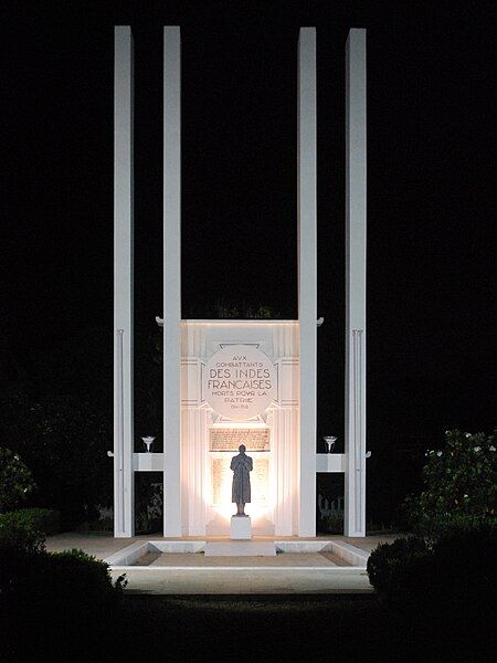 File:PondicherryFrenchWarMemorial.jpg