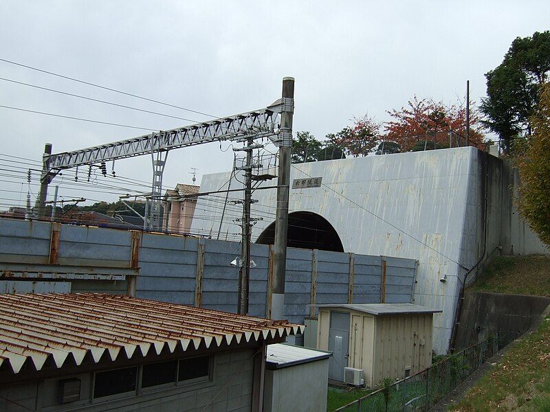 File:San-yo-shinkansen Rokko-tunnel.JPG