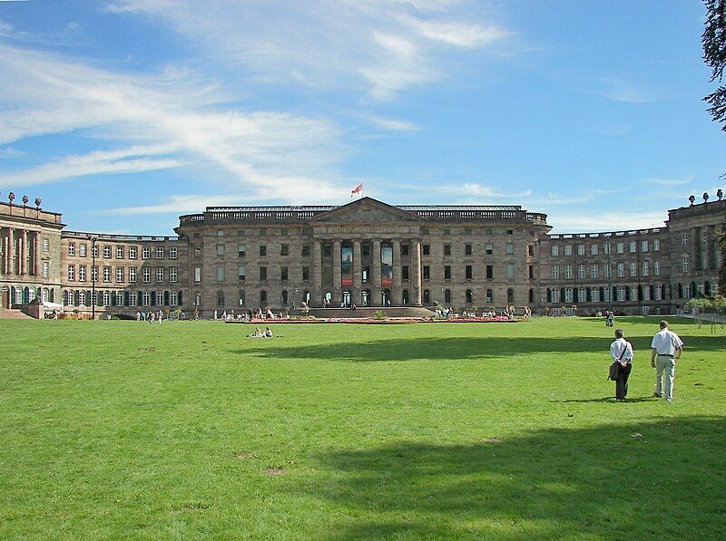 File:Schloss Wilhelmshöhe 001.jpg