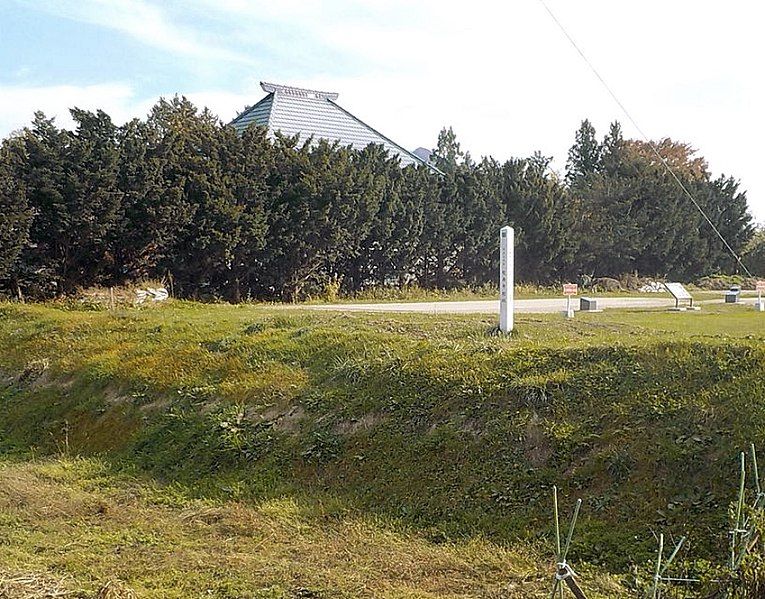 File:Shojujidate ruins.jpg